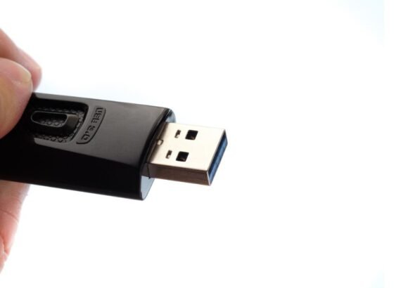 Open Source Apps To Turn USB Drives To Security Kit